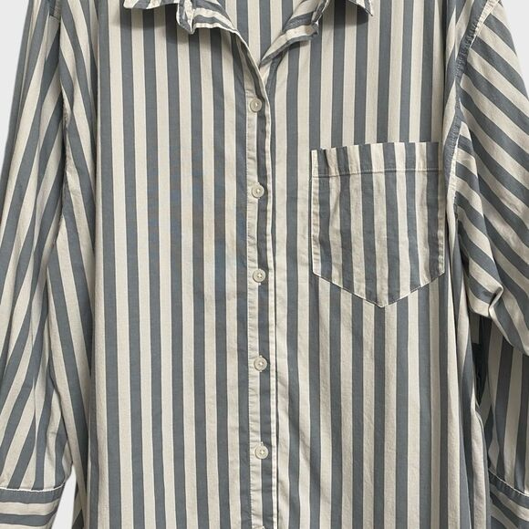 Ava & Viv Striped Button Up Shirt Women's Size 1X Grey White Collared Pocket - Picture 7 of 16